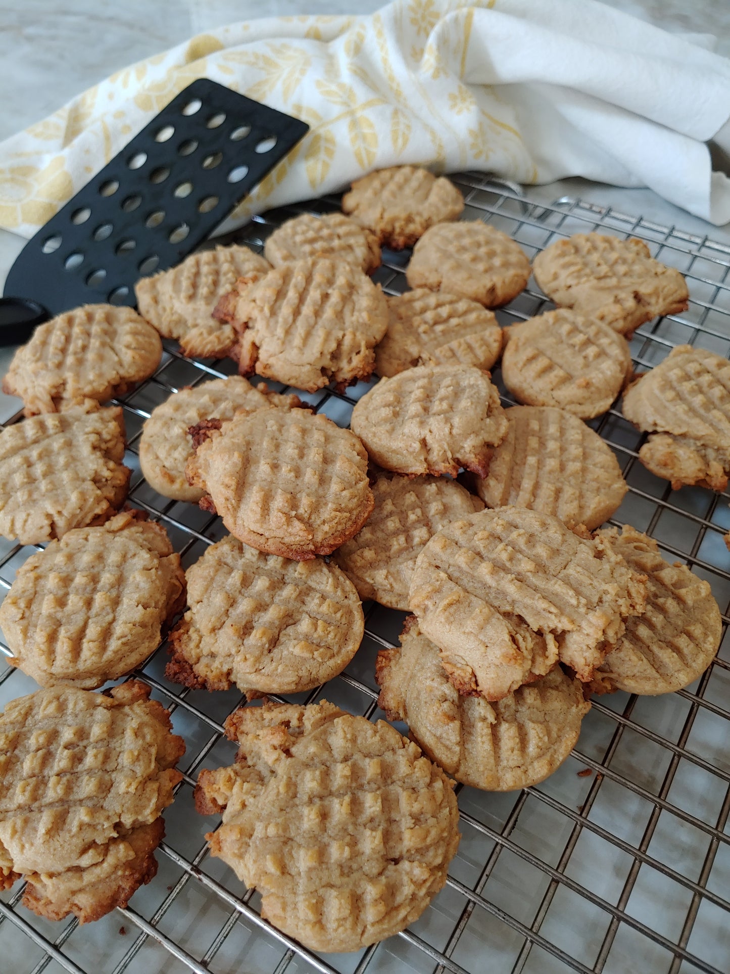 Peanut Butter Cookies (1 Dozen)